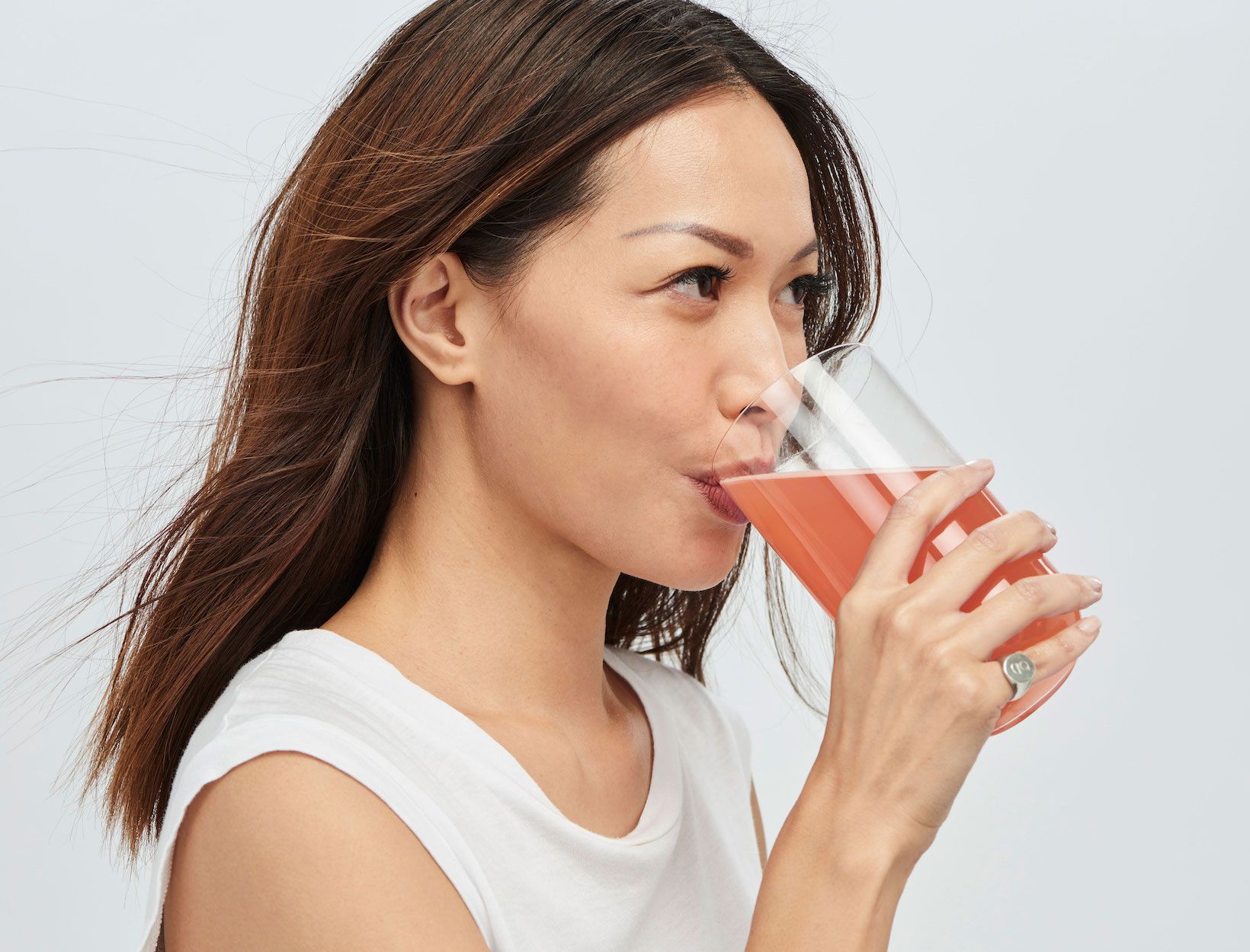 Berikut ini 5 rekomendasi collagen drink yang kini dicari hingga viral di TikTok, mulai dari Rp50 ribuan