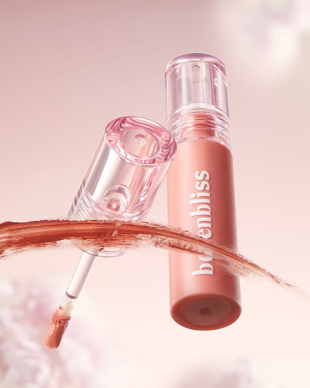 Tim PARAPUAN baru saja mereview produk barenbliss Cherry Makes Cheerful Lip Velvet yang diklaim memiliki tekstur seringan lip tint. Ini reviewnya. 