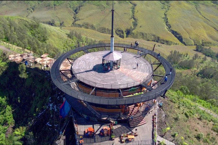Berikut ini lima tips berkunjung ke hidden gem Bromo Hillside, yang merupakan kafe berkonsep 360 derajat