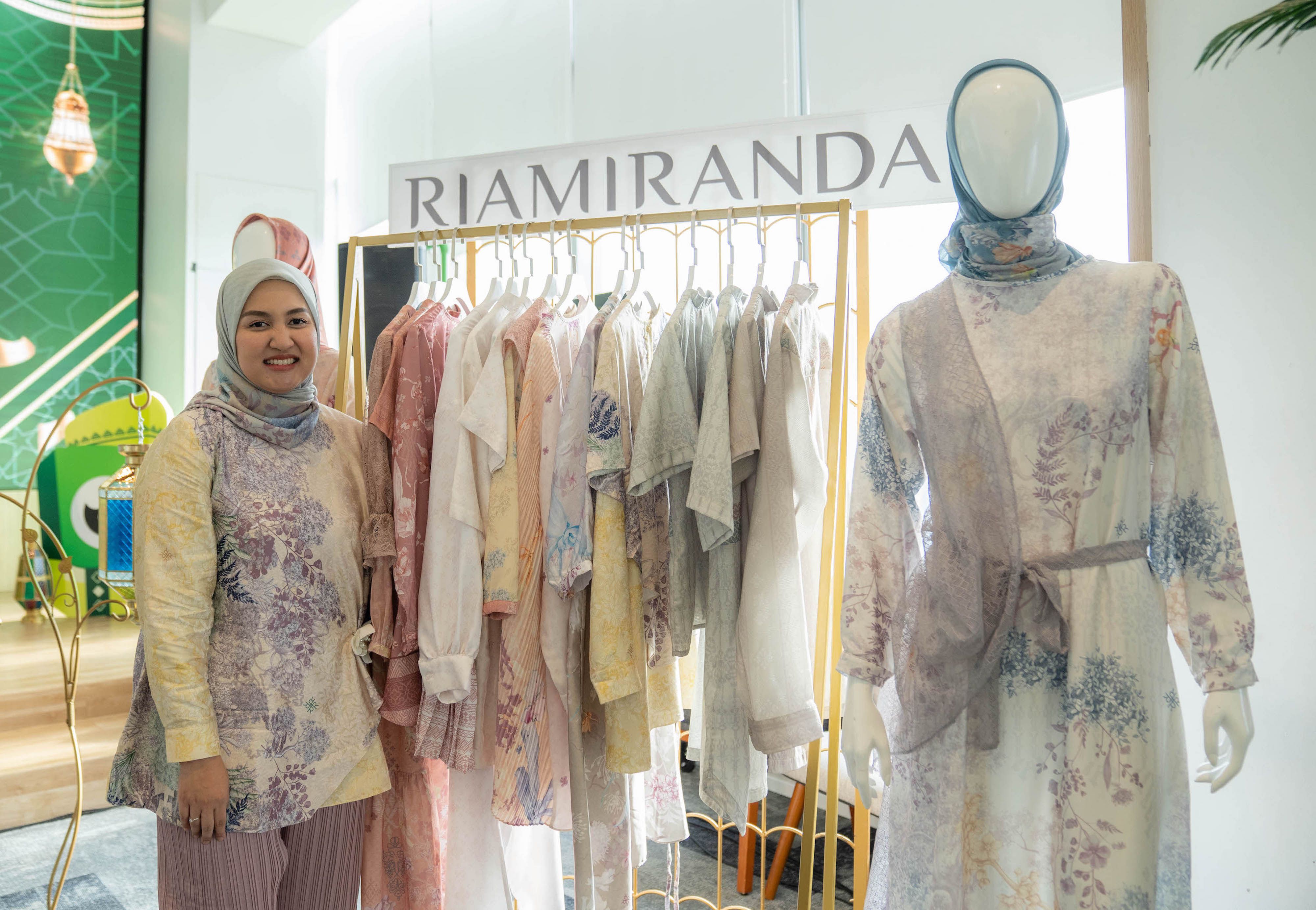 Bisa kembaran untuk ibu dan anak, berikut rekomendasi inspirasi baju Lebaran 2023 sarimbit dari Ria Miranda yang bisa dibeli di Tokopedia.