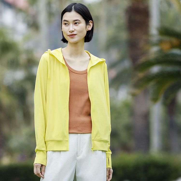 Mulai dari jaket UNIQLO yang viral di TikTok hingga motif baju lebaran. Ini berita terpopuler fashion dan beauty.