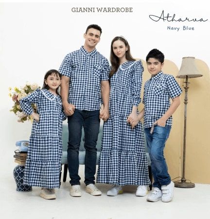 Mulai dari baju lebaran sarimbit untuk Idulfitri 2023 hingga koper modis untuk mudik lebaran. Ini berita fashion dan beauty terpopuler.