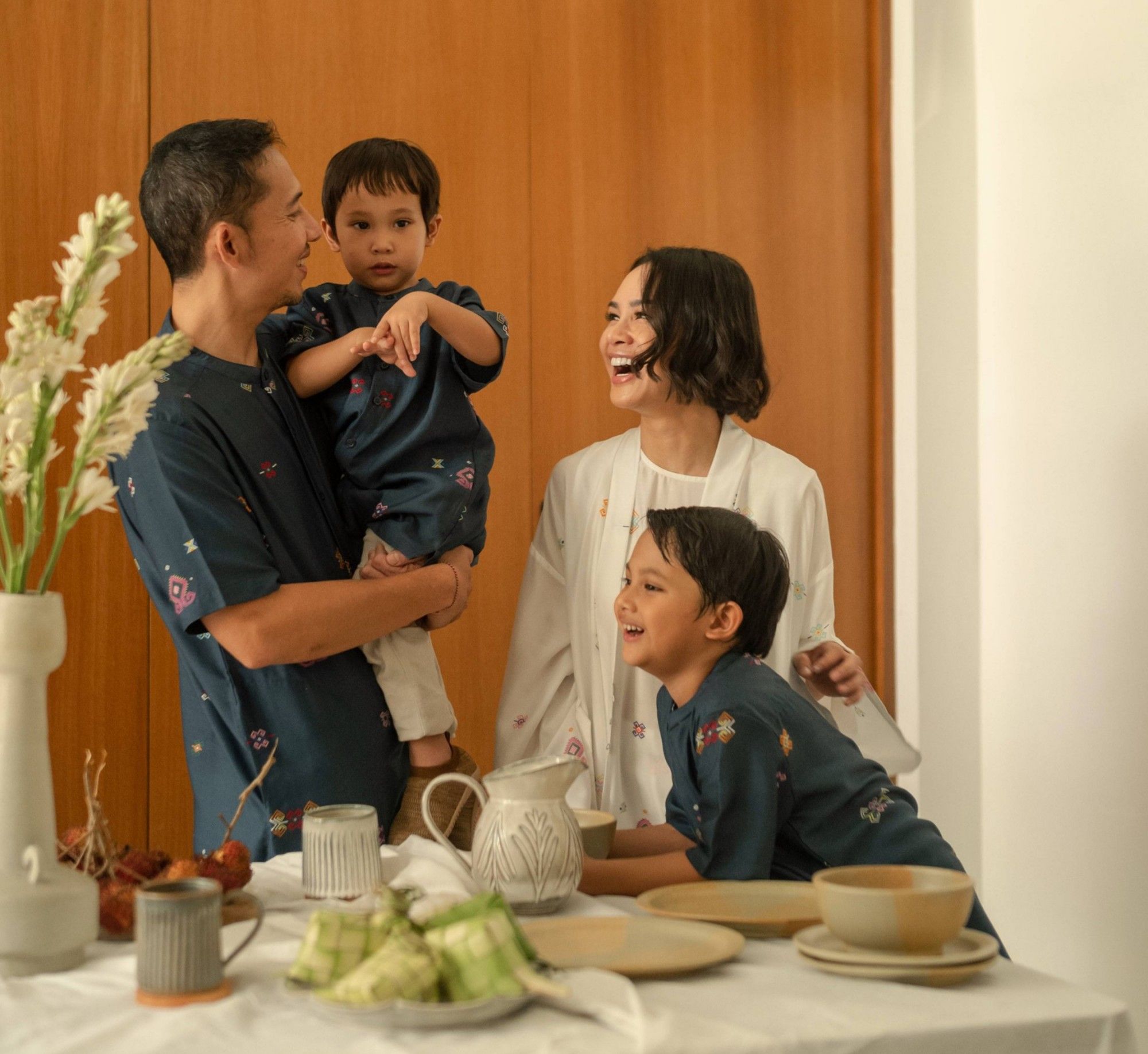 Untuk merayakan Hari Raya Idulfitri dengan penuh makna, tak ada salahnya pakai baju lebaran dengan material ramah lingkungan. Ini rekomendasinya.