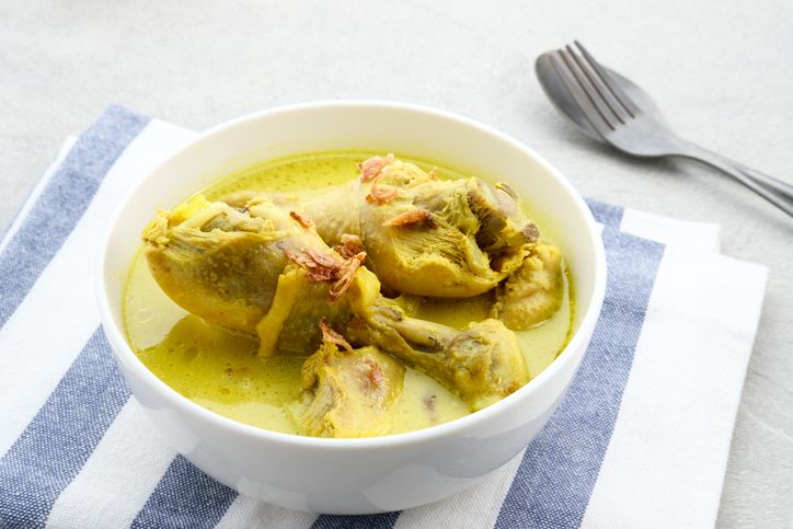 Sering jadi sajian khas Lebaran, ternyata begini tips memasak cepat opor ayam. Yuk, simak lengkapnya!