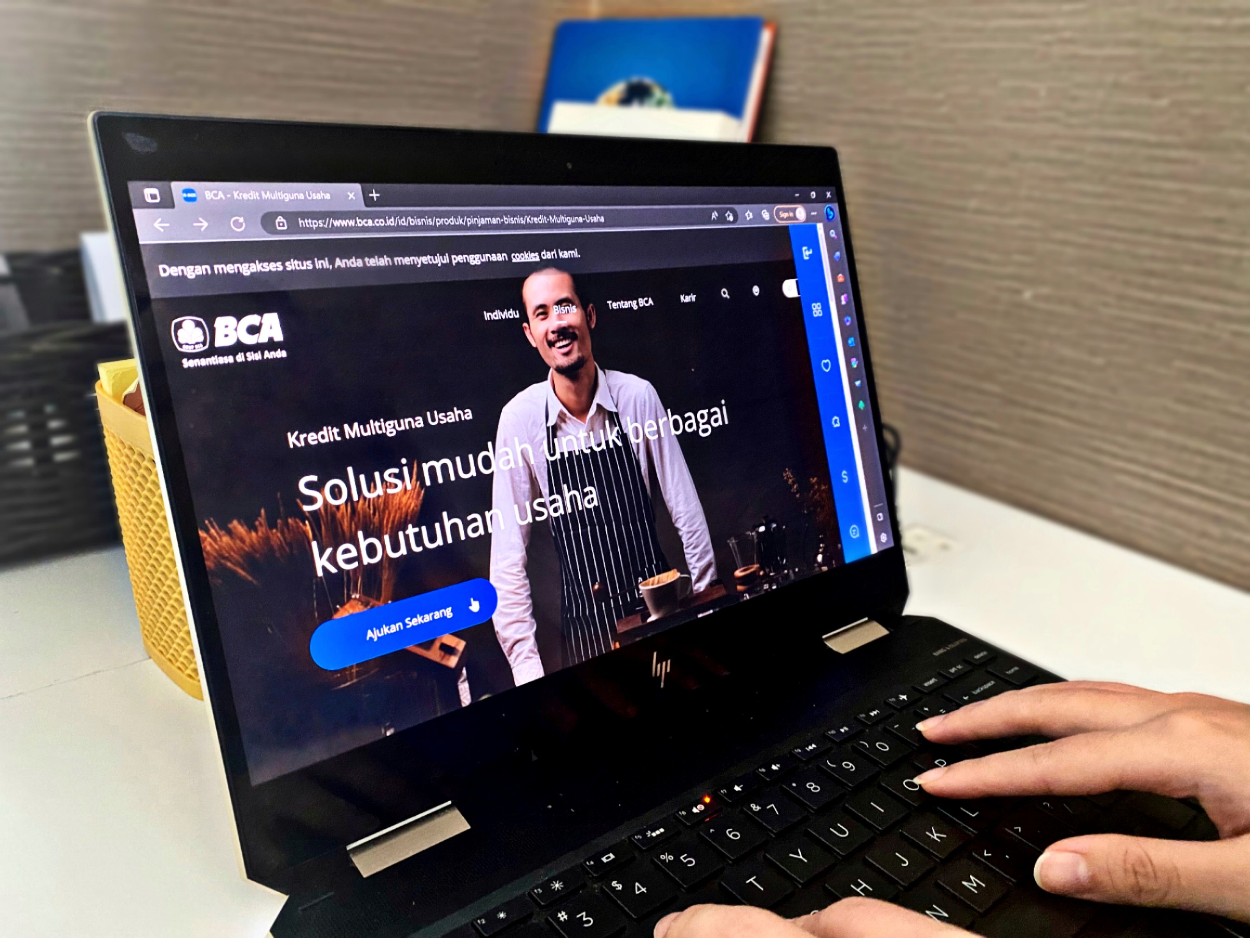 Bank BCA umumkan kredit usaha khusus untuk pelaku UMKM perempuan di Hari Kartini. Simak pilihan suku bunganya!