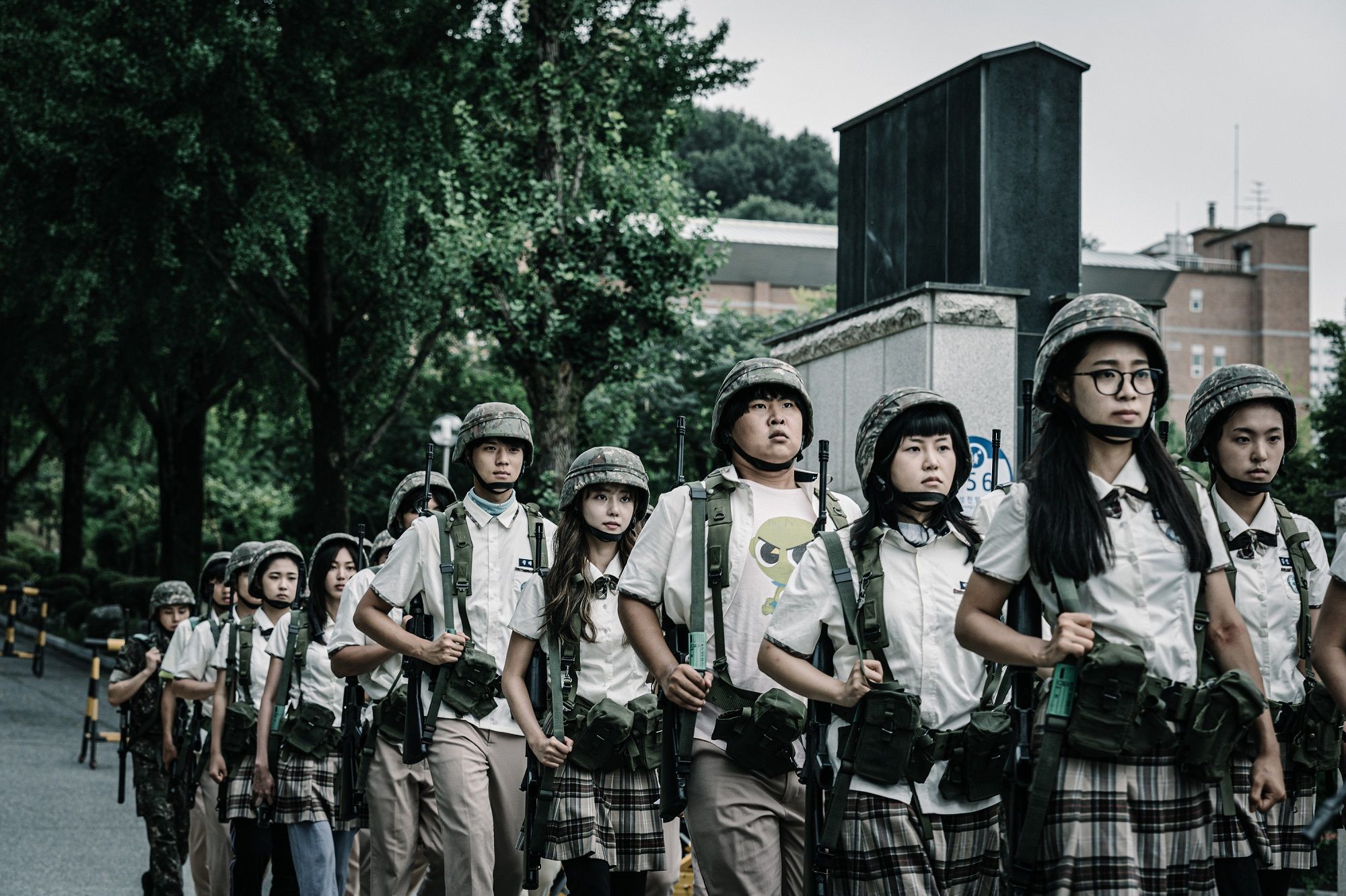 Segera tayang di Viu tanggal 22 April 2023, berikut sinopsis series Duty After School Part 2 yang mengisahkan anak SMA melawan alien.