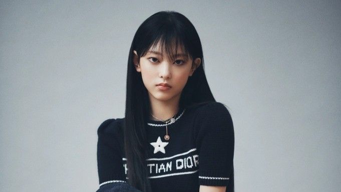 Member NewJeans, Haerin, dikabarkan baru saja terpilih menjadi global ambassador untuk Dior Jewelry.