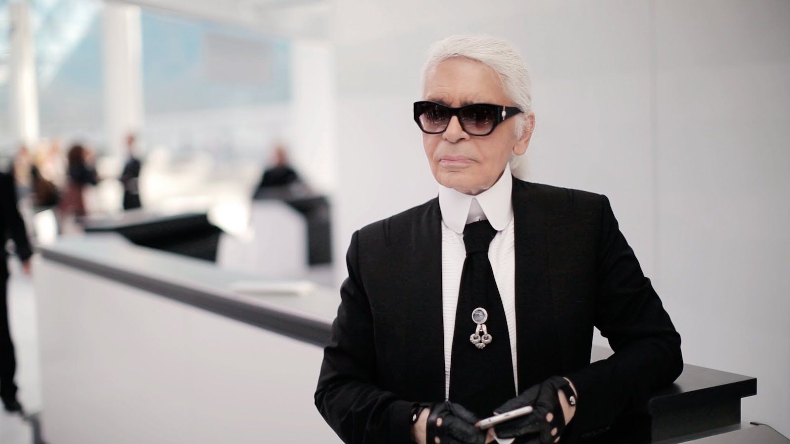 Kawan Puan harus tahu Met Gala 2023 yang viral di TikTok itu jadi kontroversi karena mengangkat tema Karl Lagerfeld, kok bisa?