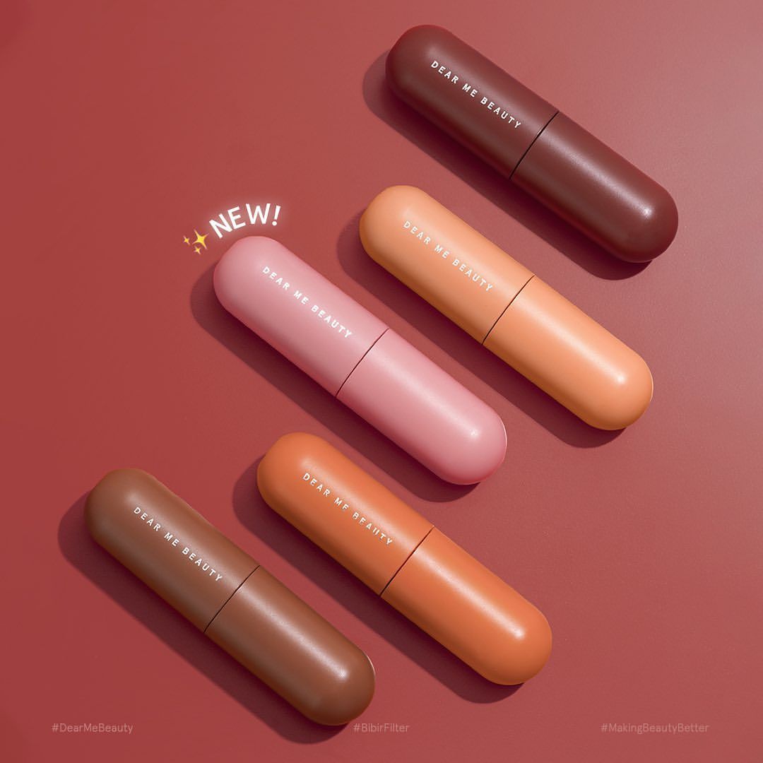 Brand  kosmetik lokal Dear  Me Beauty meluncurkan produk pewarna bibir terbaru, Velvet Lip Tint. Ini shade dan harganya.