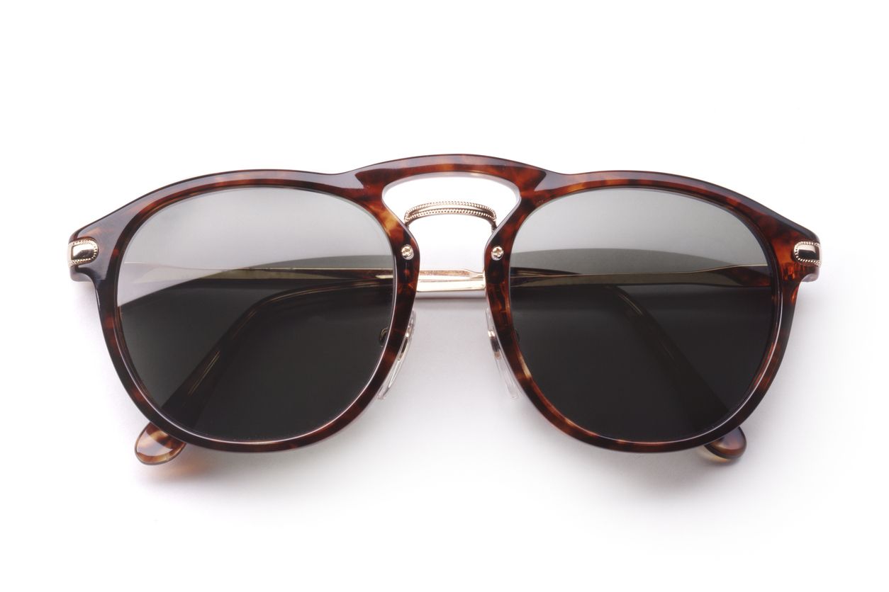 Sunglasses sedang viral di TikTok karena dikatakan dapat mencegah garis-garis halus, simak ulasan selengkapnya