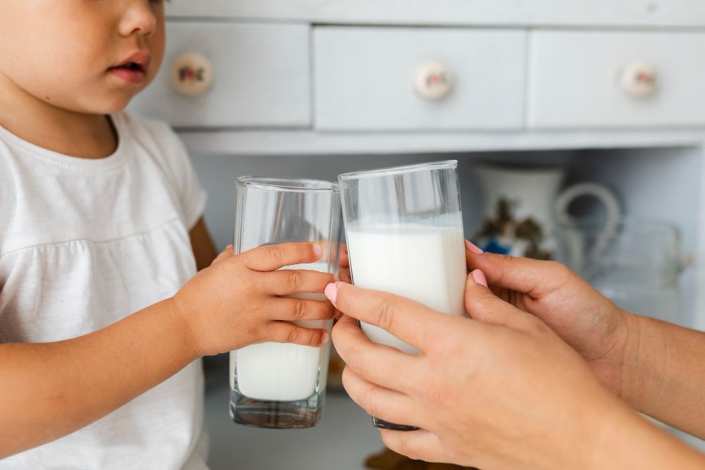 Sering bikin orang tua panik, apa yang harus orang tua lakukan jika anak memiliki alergi susu sapi? Ini kata ahli.