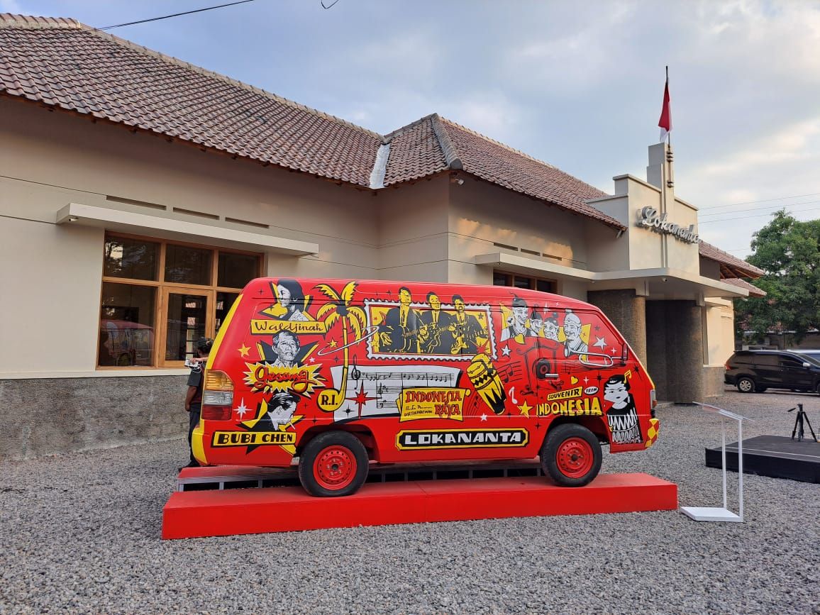 Selesai direvitalisasi, Lokananta kini kembali dibuka untuk umum dengan wajah barunya yang menarik dan menjadi destinasi wisata baru di Kota Solo.