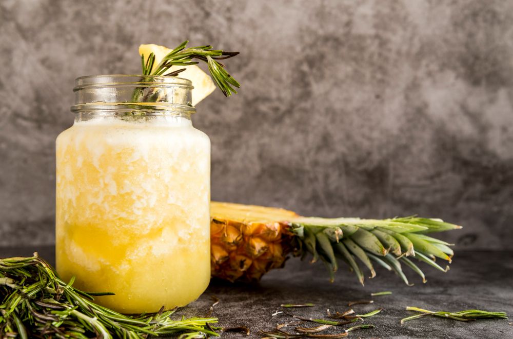 Mudah dan praktis, ternyata begini cara membuat es nanas jeruk. Minuman nikmat dan menyegarkan. Simak lengkapnya.