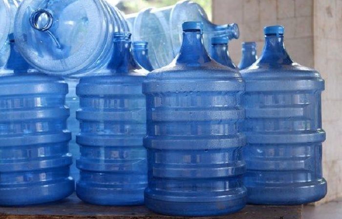 Pakar teknologi plastik Wiyu Wahono membongkar sejumlah hoaks terkait bahaya bisphenol A (BPA) dalam galon berbahan polikarbonat (PC).