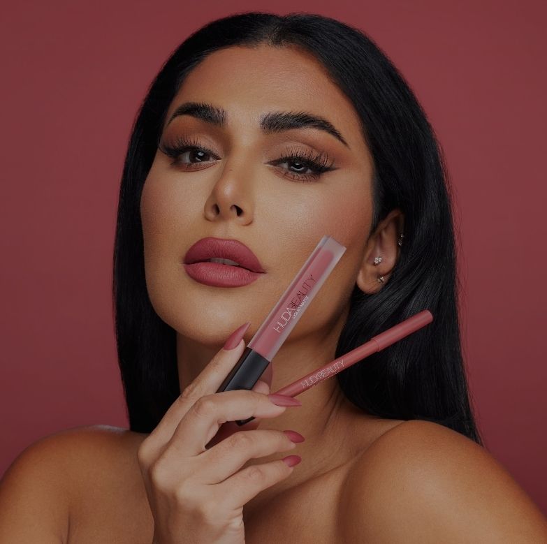 Brand makeup Huda Beauty yang didirikan oleh figur terkenal Huda Kattan akhirnya hadir di Indonesia. Ini rekomendasi produknya yang wajib coba.