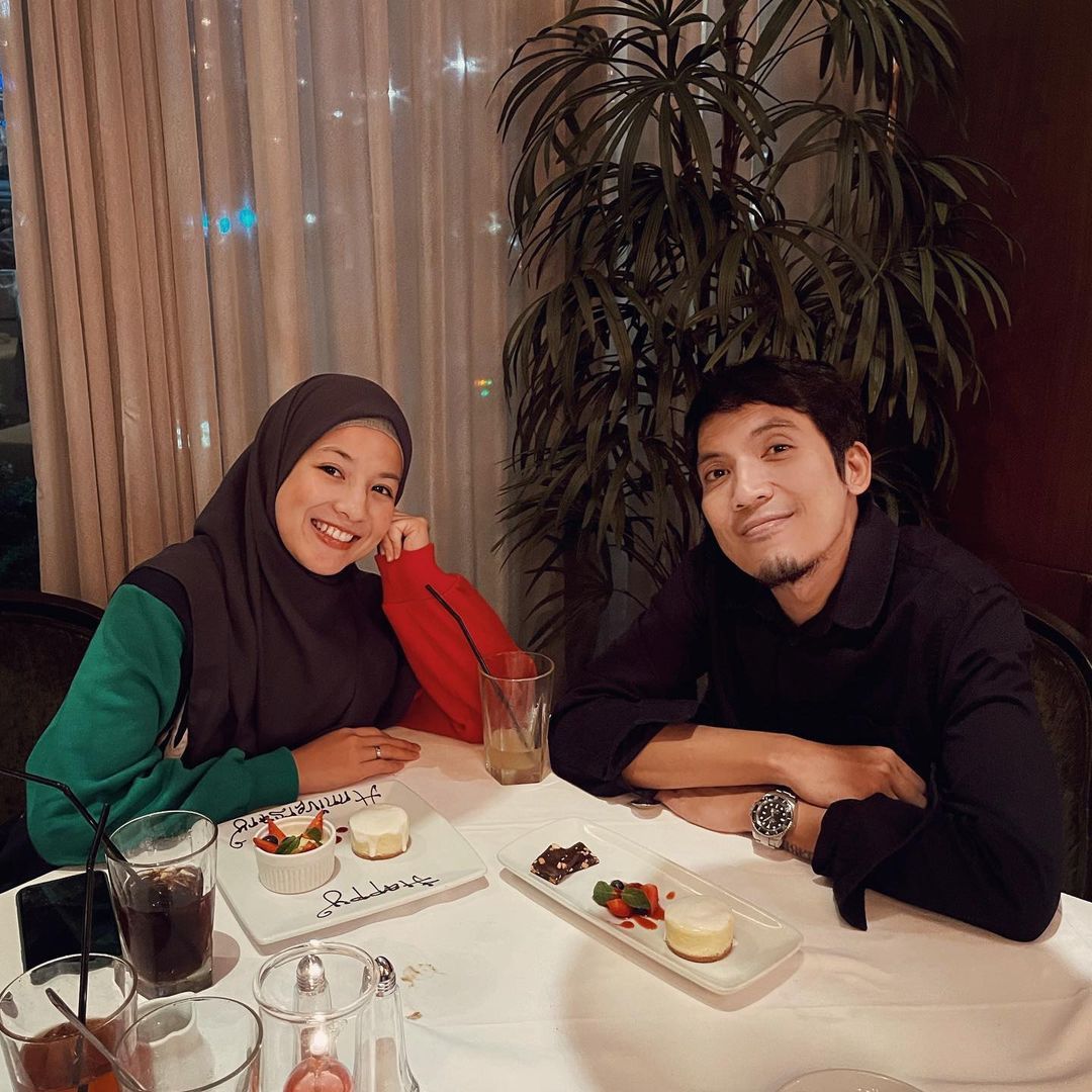 Presenter Desta Mahendra resmi bercerai dengan Natasha Rizky pada Senin (19/6/2023). Berikut fakta perceraian keduanya.