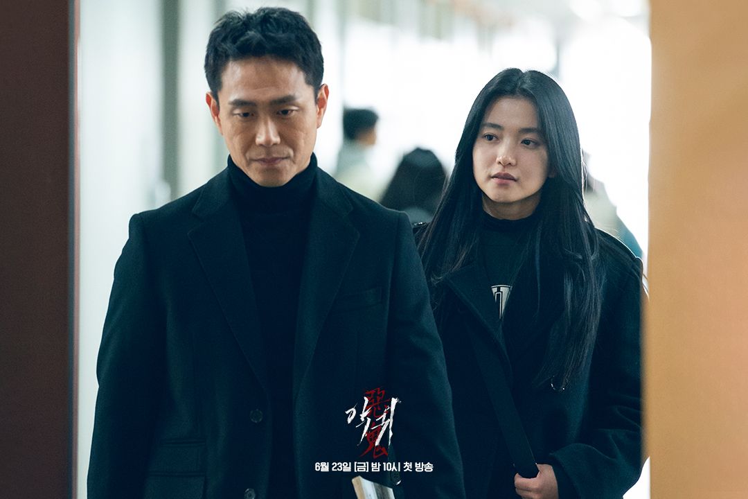 Berikut ini deretan berita terpopuler di kanal Trending Topic. Mulai dari sinopsis series Revenant hingga acara Lagi-lagi Tenis.