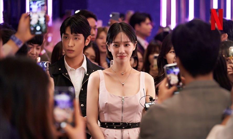 Tayang di Netflix, berikut ini fakta menarik drakor Celebrity yang muncul di sinopsis series. Simak lengkapnya.