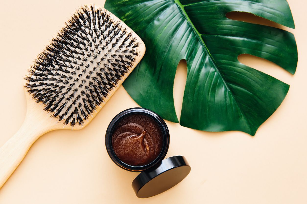 Cokelat ternyata punya manfaat membuat rambut jadi lebih berkilau. Ini cara buat masker rambut pakai cokelat.