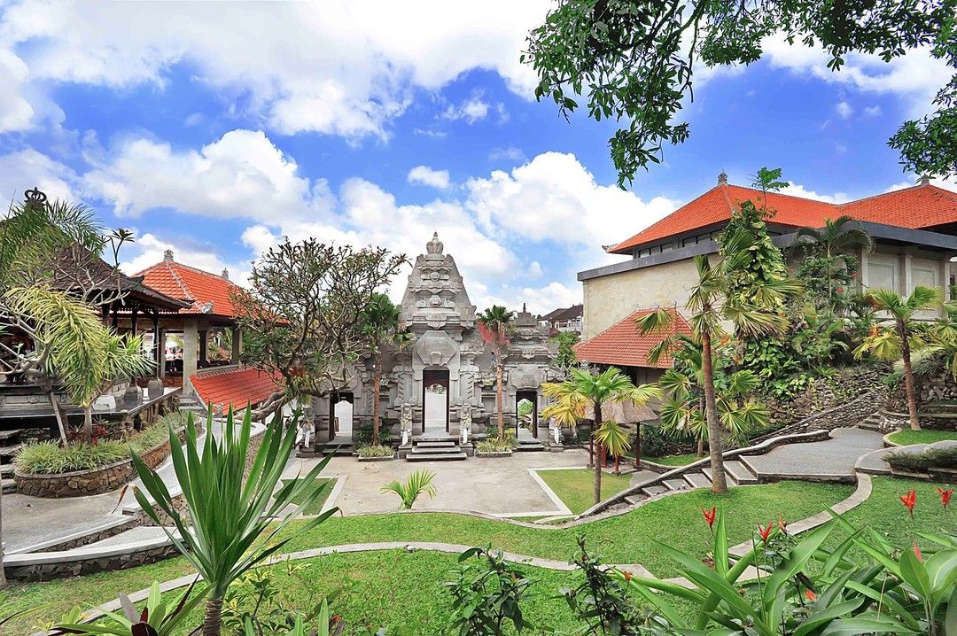 Tak perlu khawatir liburan saat hujan, ini dia rekomendasi wisata di Bali saat hujan. Di mana saja ya?