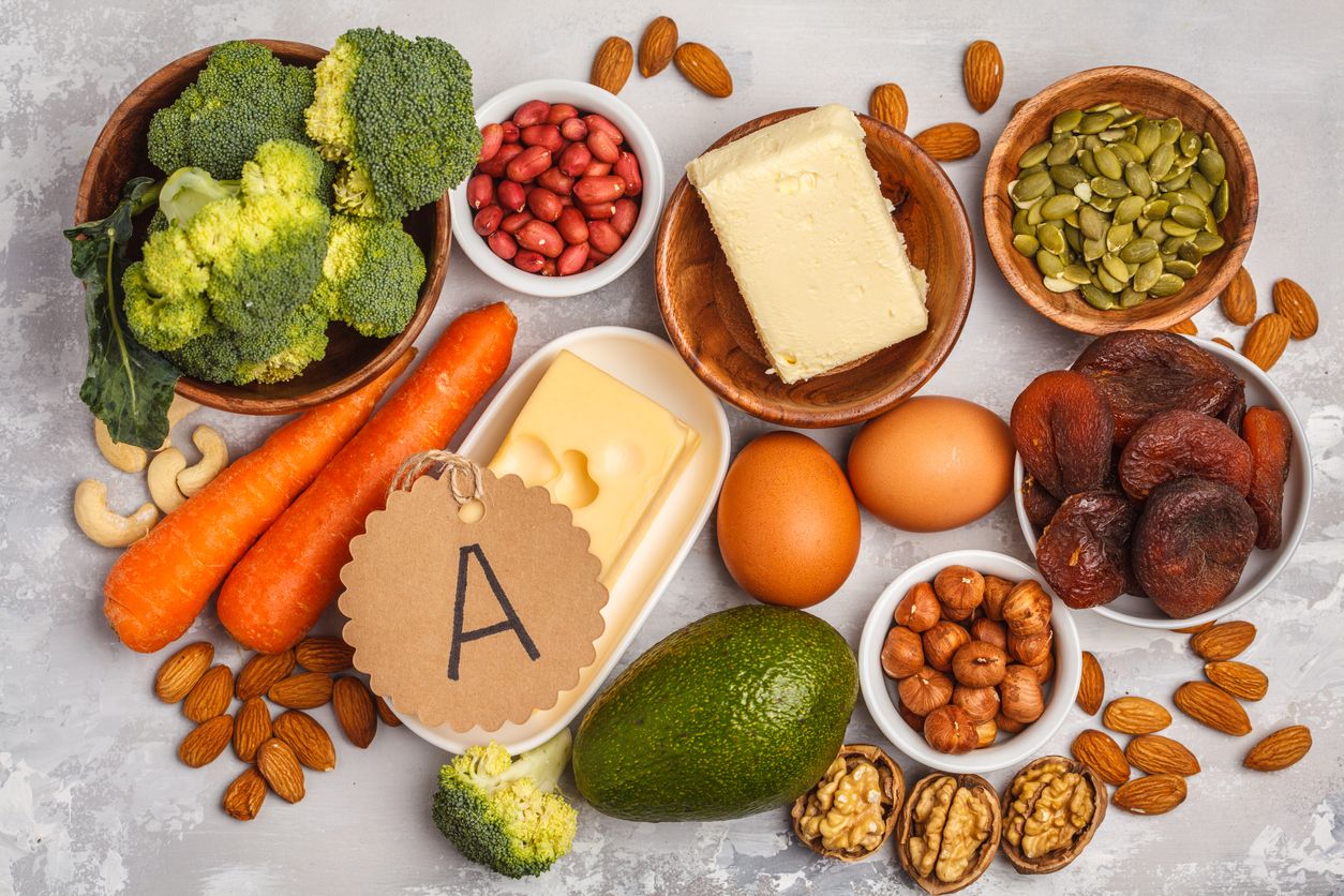Berikut ini daftar sumber makanan yang tinggi retinol, pastinya baik untuk merawat kulitmu, ada keju hingga susu.