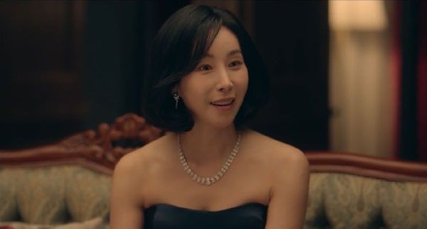 Sinopsis series Durian's Affair episode 8 yang tayang di Viu. Penasaran? Yuk kita simak lengkapnya di artikel berikut.