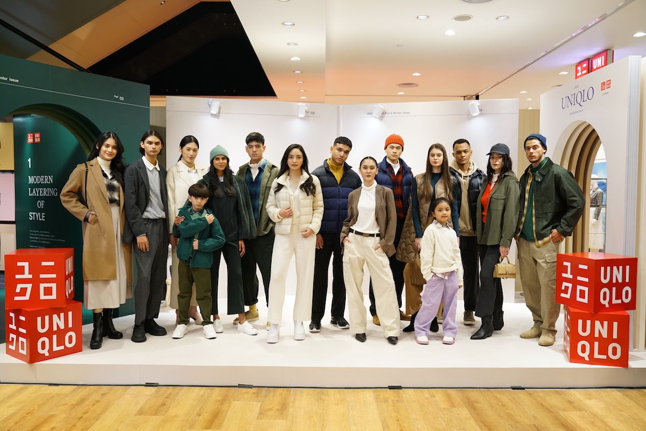 Gaya berpakaian dengan teknik layering bisa nyaman dan stylish. Ini rekomendasi outfitnya dari UNIQLO.