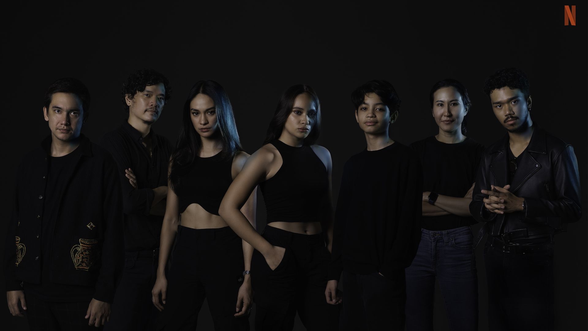Deretan pemain film The Shadow Strays karya Timo Tjahjanto yang akan tayang di Netflix kini masih produksi, ada Adipati Dolken dan Aurora Ribero.