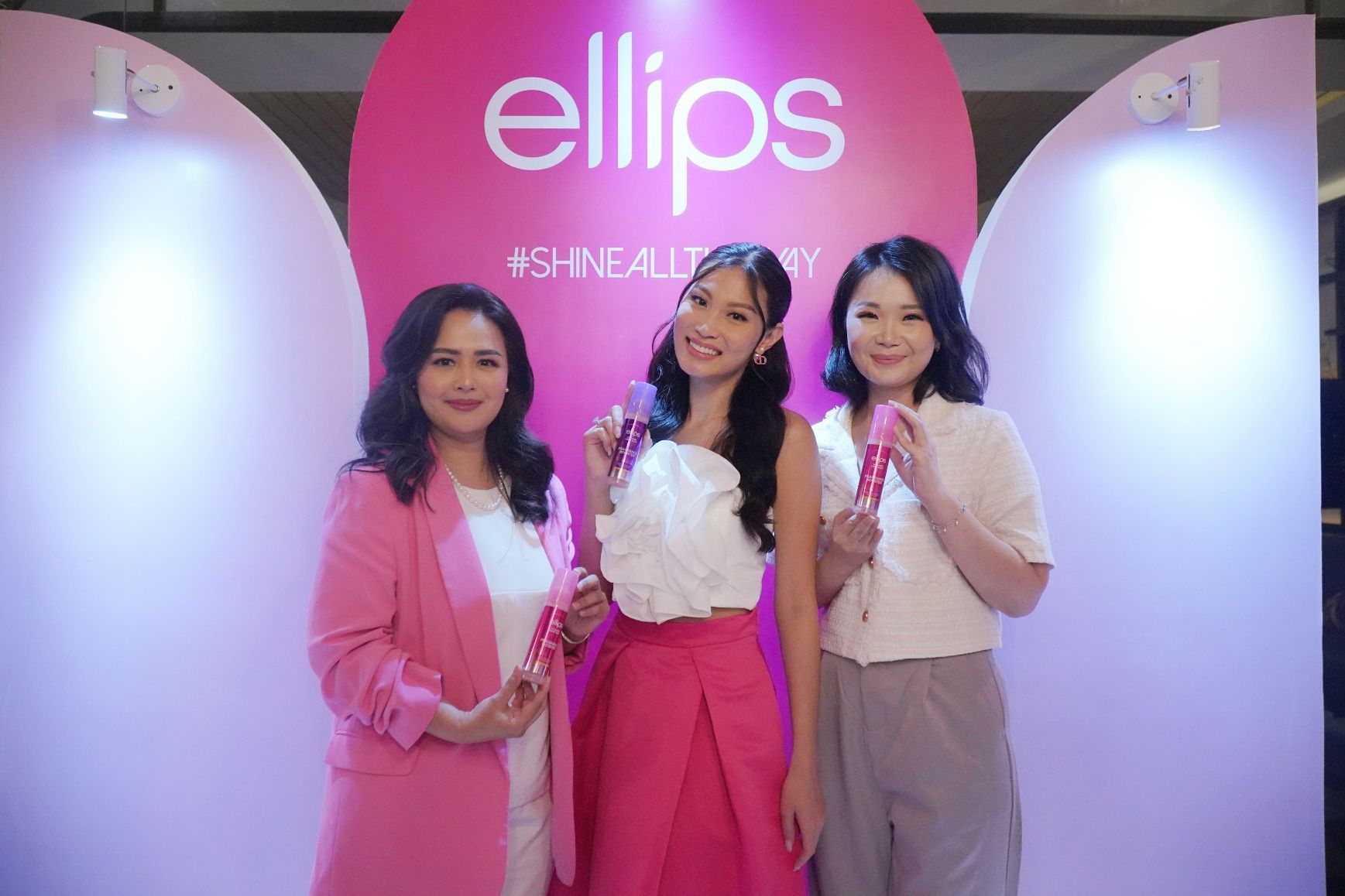 Patricia Gouw beri tips untuk anak KRL agar rambut tidak bau dan lepek.  Caranya pakai dry shampoo dan Ellips Vitamin Hair Mist. 