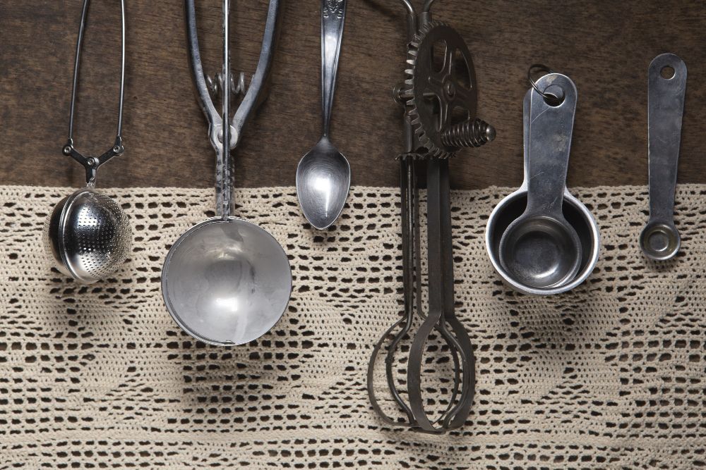 Stainless steel yang anti karat perlu dirawat. Begini tips membersihkan peralatan stainless steel tanpa bahan kimia!