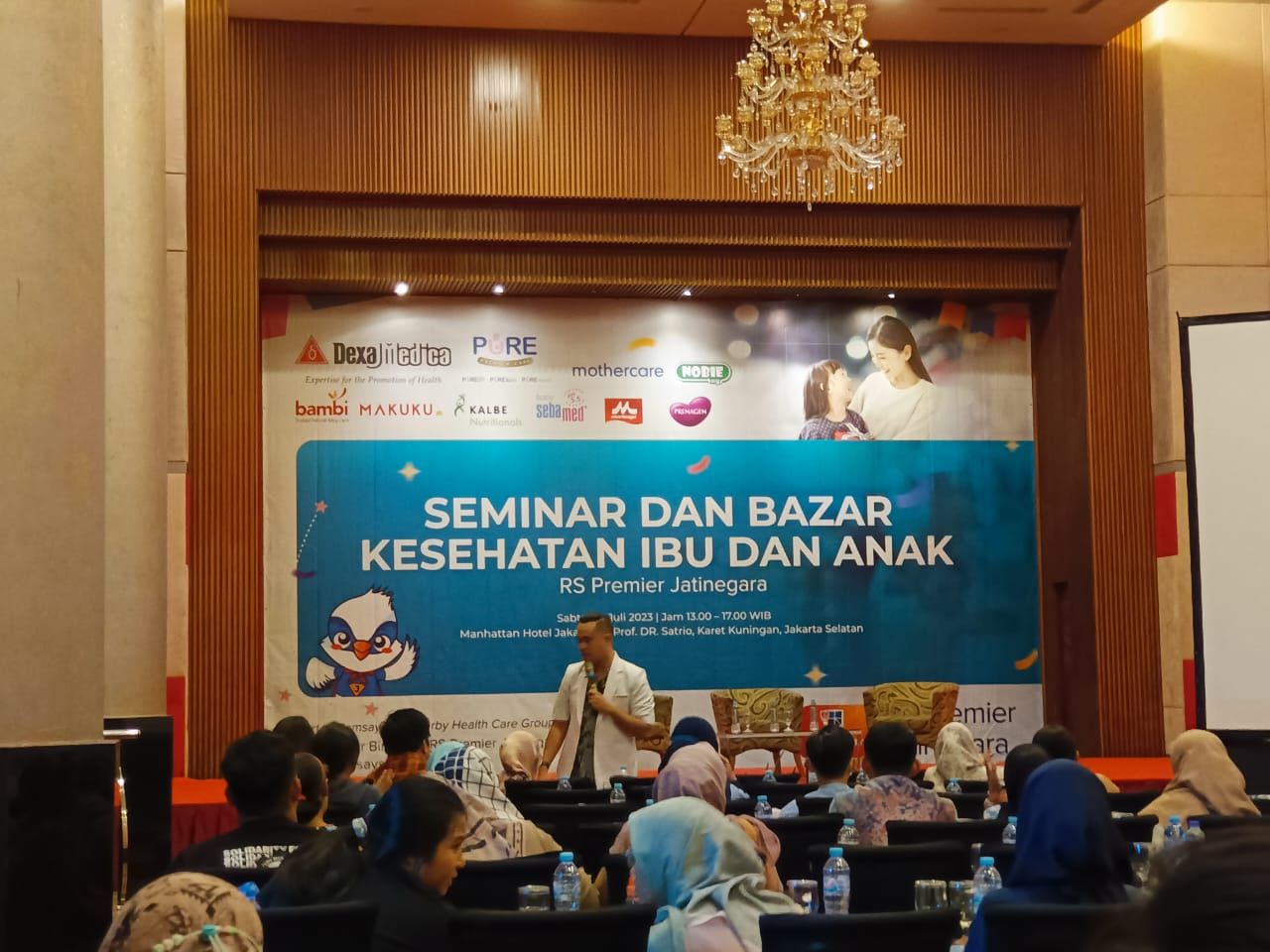 Untuk meningkatkan kesadaran masyarakat akan pentingnya kesehatan ibu dan anak, RS Premier Jatinegara gelar Seminar dan Bazar Kesehatan Ibu dan Anak.