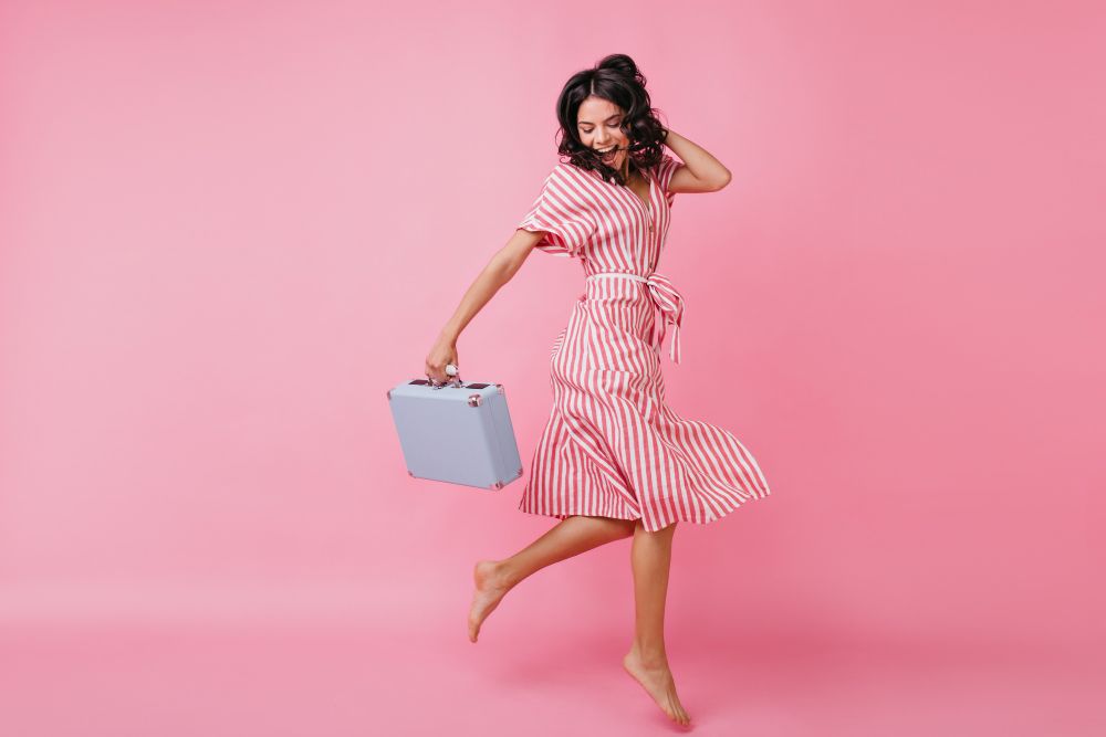 Bisa jadi ide outfit ke kantor, berikut ini rekomendasi dress best seller di e-commerce Zalora. Yuk simak lengkapnya.