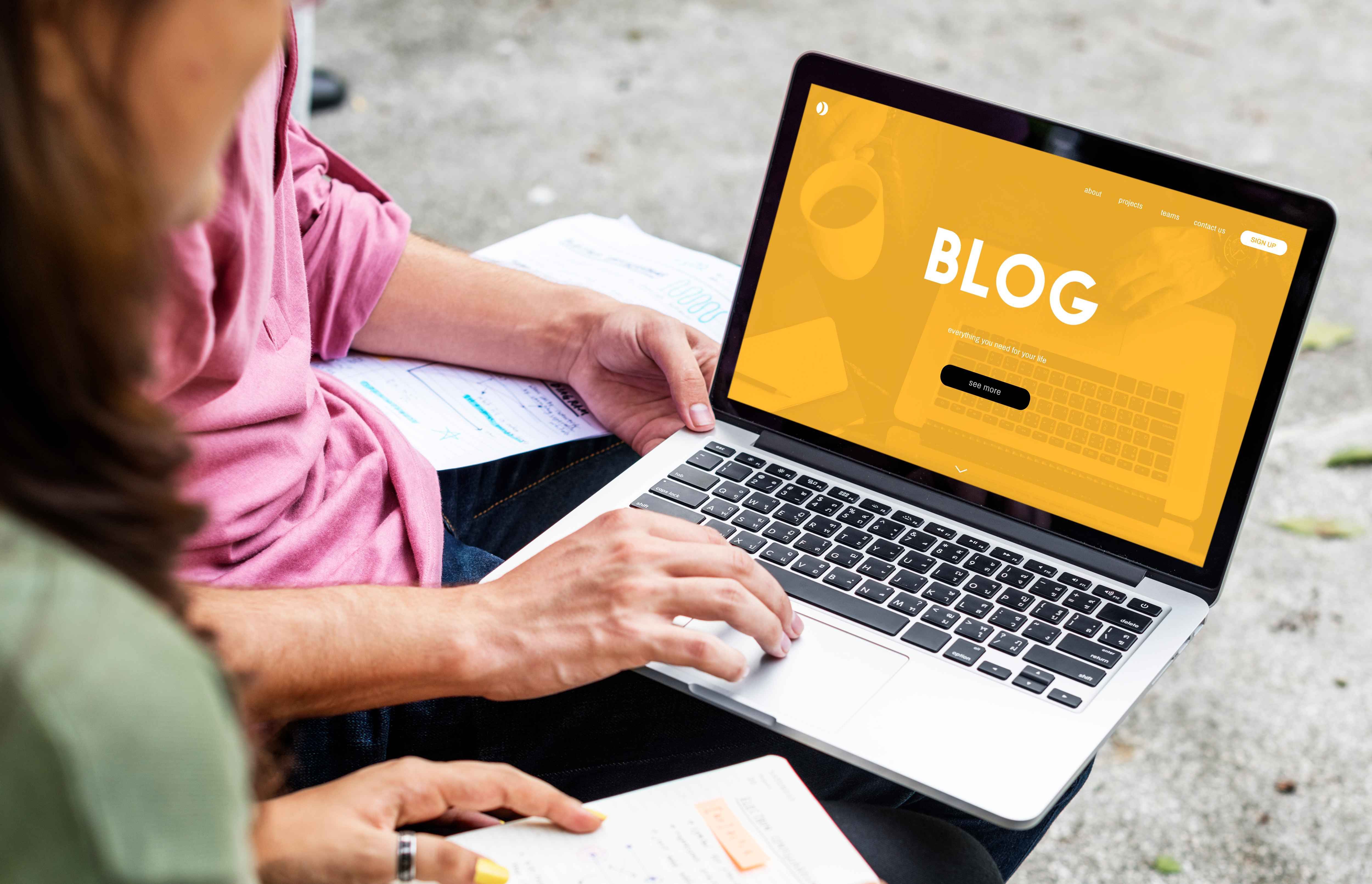 Hari Blogger Sedunia, yuk ketahui cara memulai sebuah blog dan menjadi blogger untuk kemudian mendapatkan cuan.