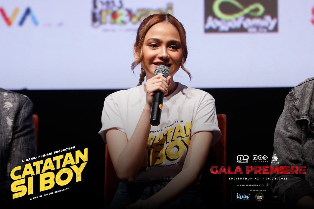 Film Indonesia Catatan Si Boy  yang viral di TikTok akan segera tayang di bioskop. Menampilkan Syifa Hadju hingga Angga Yunanda.