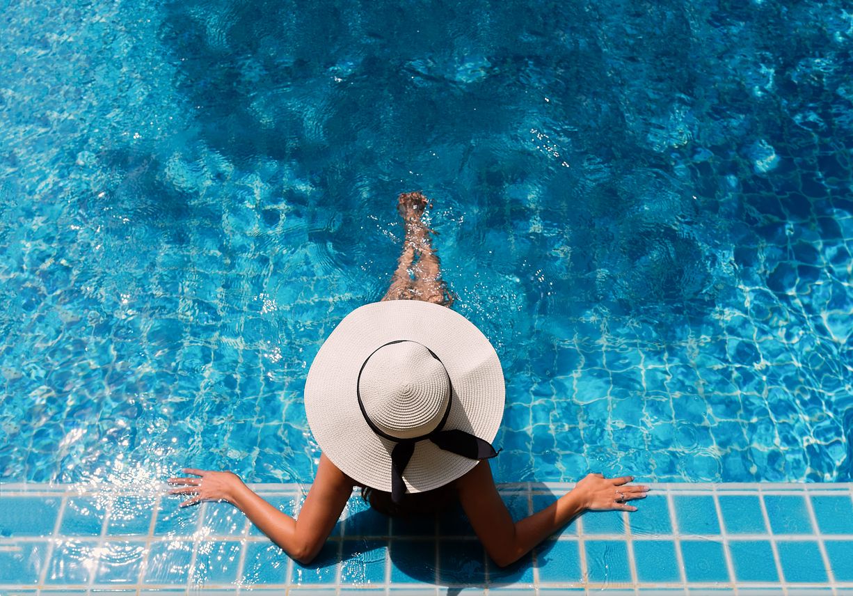 Pengidap psoriasis mungkin kerap khawatir ketika ingin berenang. Jangan khawatir, kata ahli ini cara lindungi kulit saat berenang bagi psoriasis.
