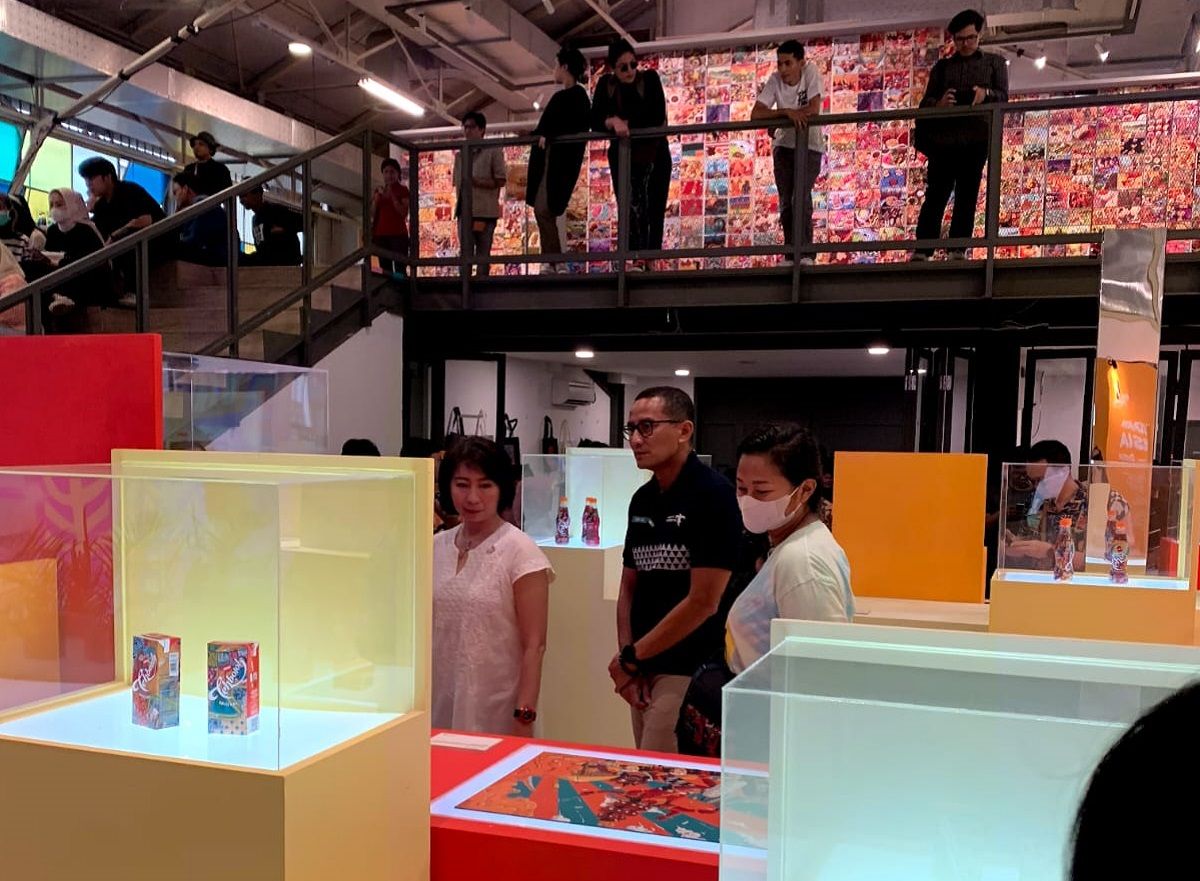 Belum lama ini digelar adalah Pameran Ilustrator Bangga Berbudaya Asli Indonesia  di Creative Hall M Bloc, Jakarta Selatan. Sandiaga Uno ikut hadir.