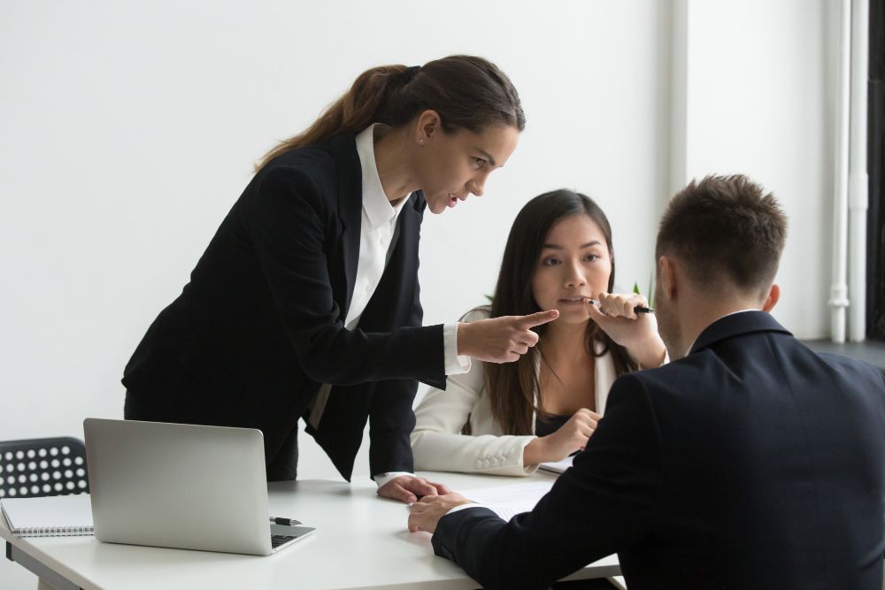 Kawan Puan, ternyata survei menunjukkan beberapa hal berikut ini tentang kesetaraan gender di dunia kerja bagi perempuan Asia.