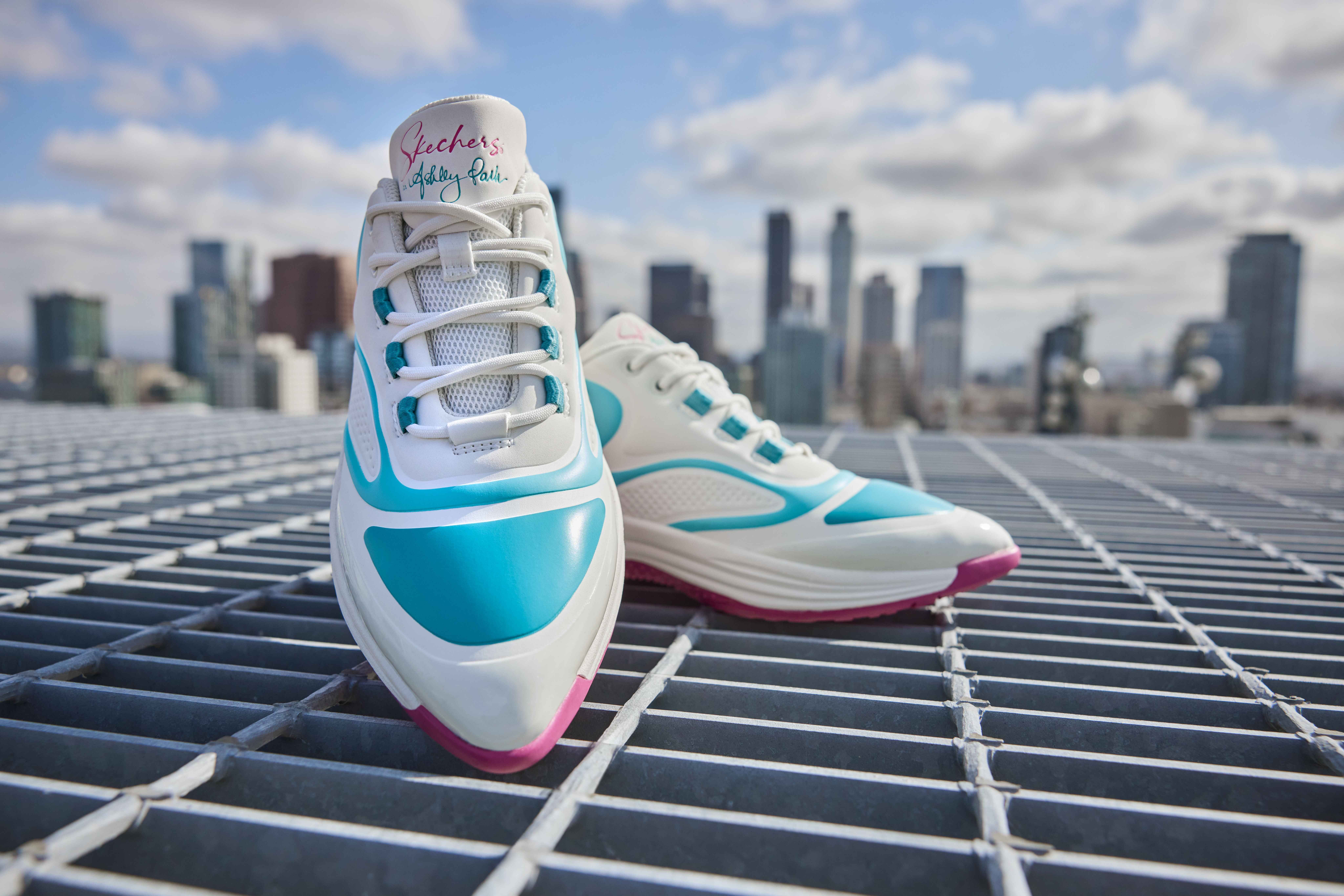 PARAPUAN mencoba sneaker hybrid inovatif dengan desain modis, Skechers x Ashley Park:  Street Glam. Ini review lengkapnya.