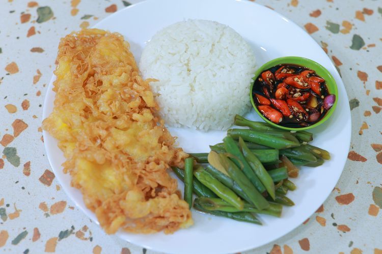 Berikut ini tiga tips membuat telur dadar krispi, salah satunya menggunakan campuran air dan maizena.