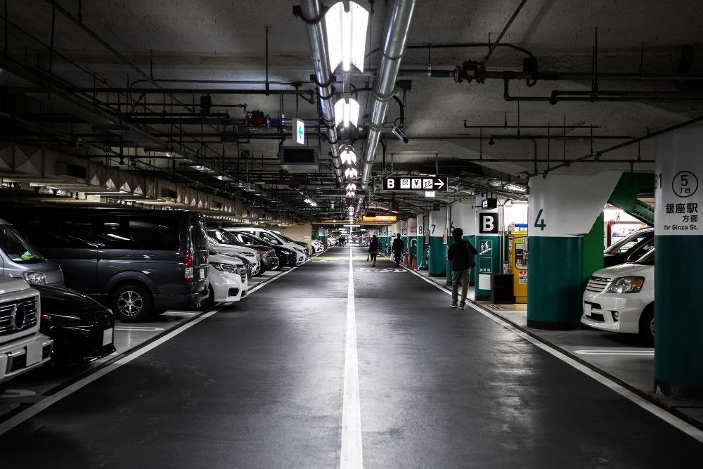 11 titik area parkir di kawasan Jakarta ini mulai terapkan tarif parkir disinsetif. Harga mencapai Rp7.500 per jam