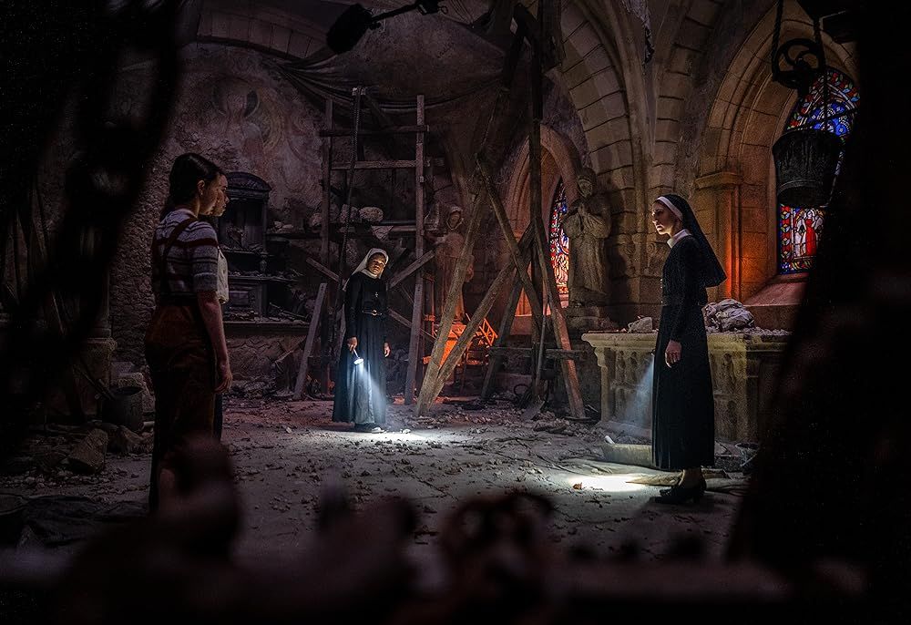 Review film The Nun II (2) yang tayang di bioskop, kembalinya Valak dan aksi Suster Irene yang bikin jantungan sepanjang nonton.