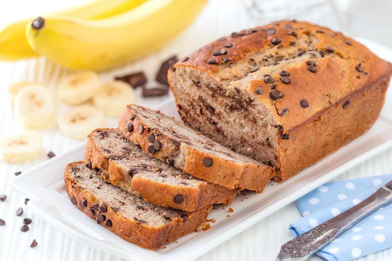 Berikut ini 3 tips membuat banana bread, kue viral di TikTok yang menggunakan pisang super matang, simak ya