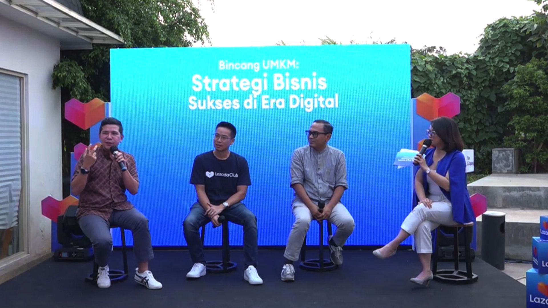 Pemerintah saat ini terus mendorong digitalisasi UMKM untuk pelaku usaha di Indonesia, intip solusi bisnis sukses di e-commerce dari Lazada ini!