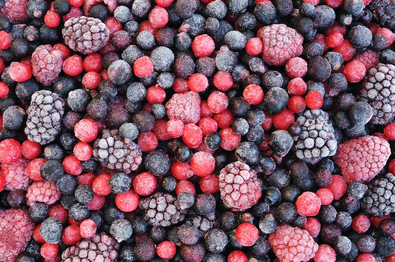 Berikut 3 tips mencairkan buah beku, mulai dari taruh di chiller hingga dimasukkan ke dalam microwave!