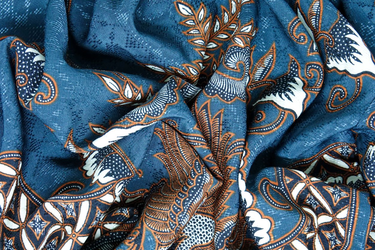 Selain pakaian, ternyata batik bisa dimanfaatkan untuk jadi produk ide usaha berikut ini lho, Kawan Puan. Apa saja?
