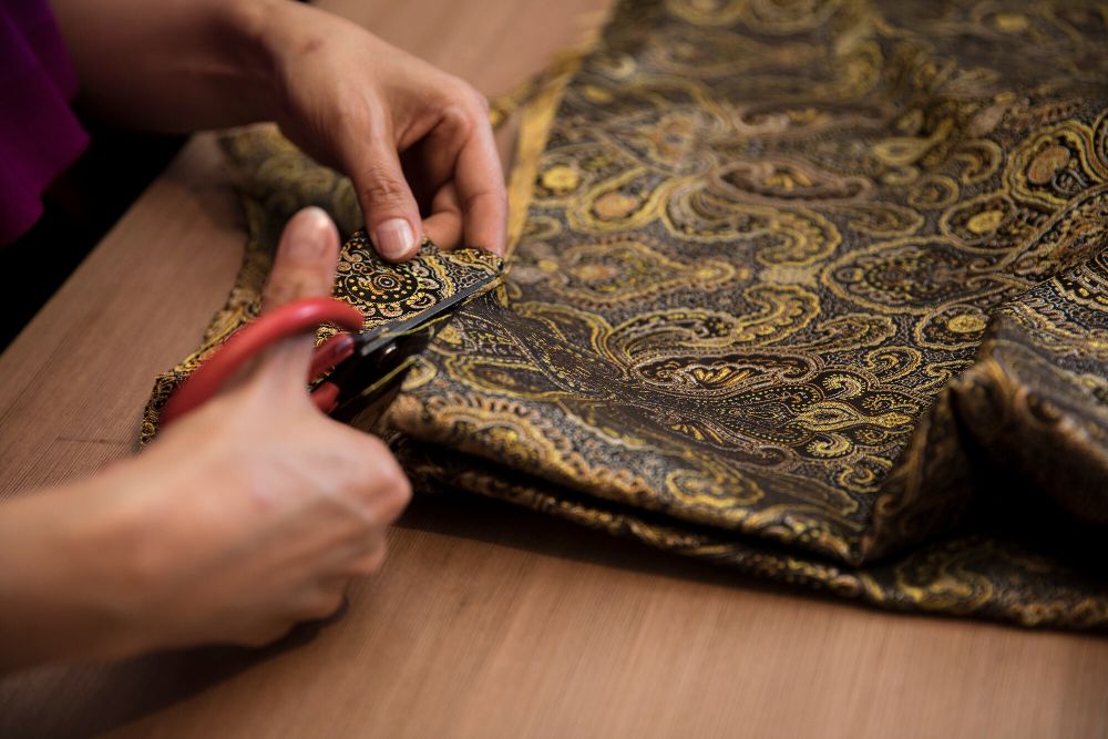 Hari Batik Nasional diperingati setiap tanggal 2 Oktober, ketahui tiga daerah di Indonesia yang dikenal sebagai penghasil batik, contohnya Pekalongan.