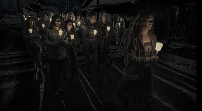 Sinopsis series Midnight Mass bisa ditonton di Netflix. Ceritakan tentang teror mencekam di pulau terpencil.