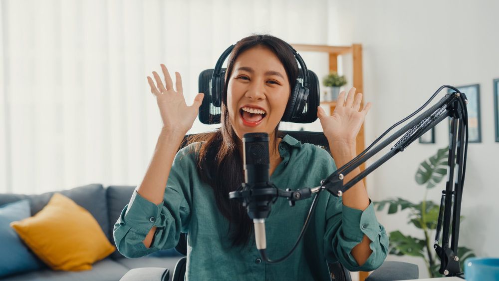 Tips jualan live streaming tetap cuan meski harus ganti platform usai layanan TikTok Shop resmi ditutup, Rabu (4/10/2023).