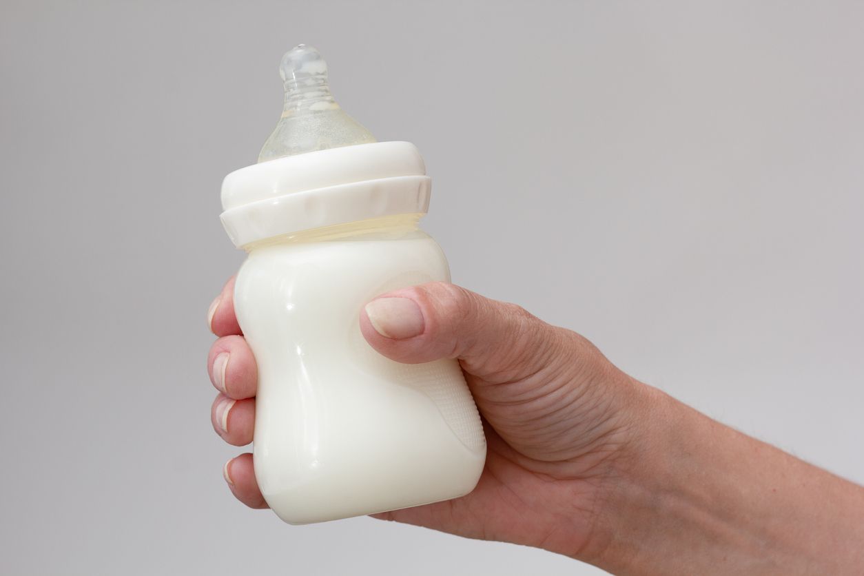 ASI menjadi makanan tunggal bayi hingga enam bulan. ASI memberikan banyak manfaat. Perlukah pemberian susu formula?