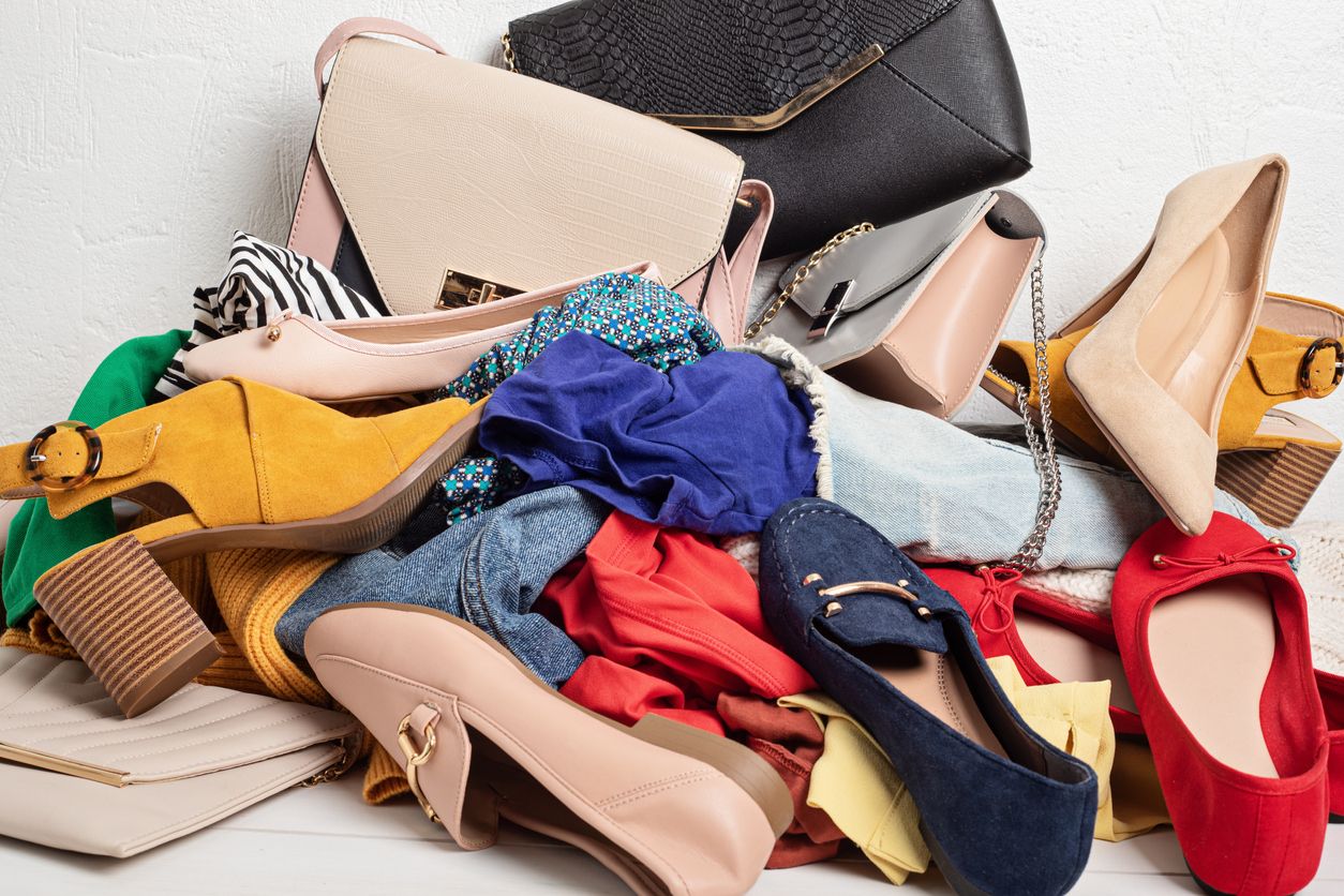 Berikut ini 5 cara melawan industri fast fashion yang jadi topik viral di TikTok dan cukup menuai kontra.